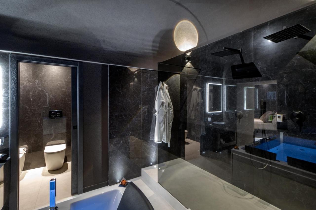 4 Suites " Unconventional Living Rooms " CTA Exterior foto