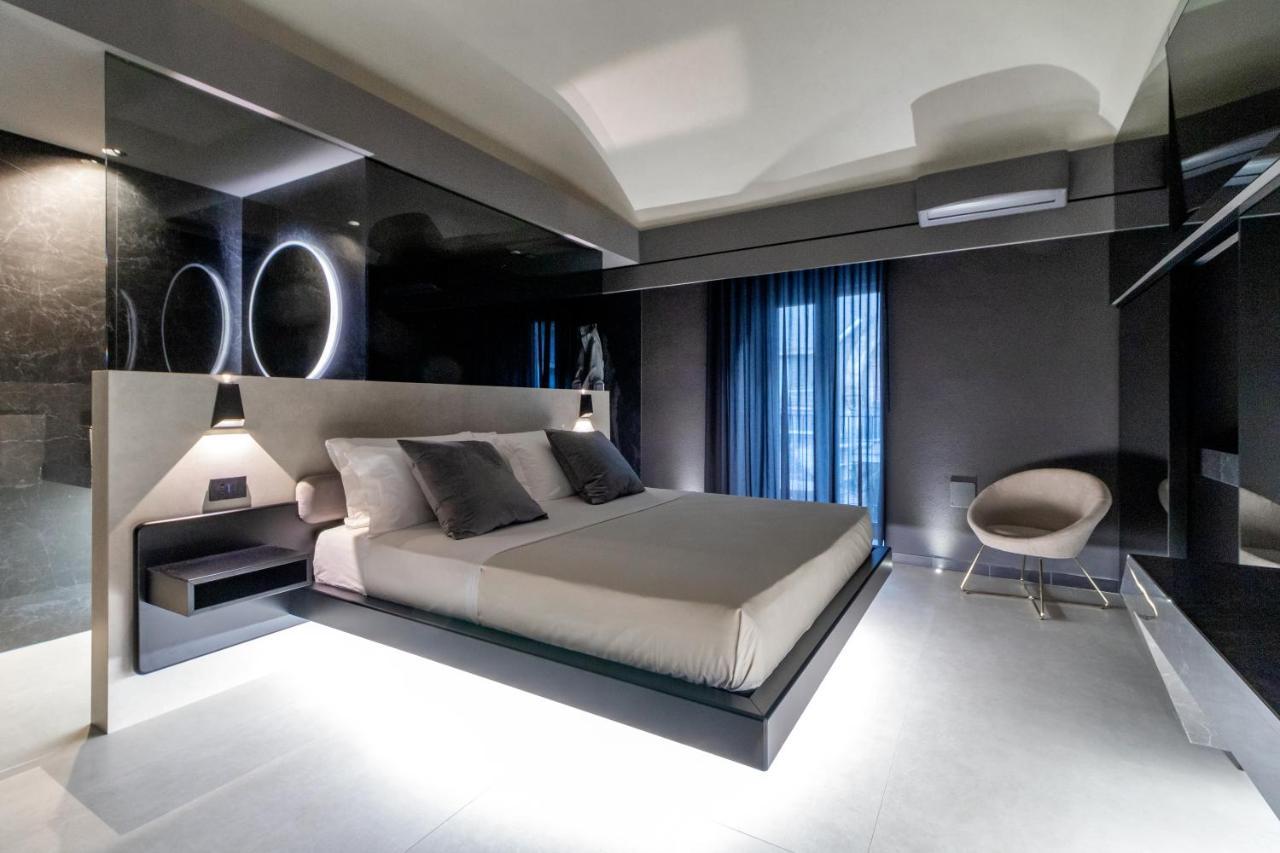4 Suites " Unconventional Living Rooms " CTA Exterior foto